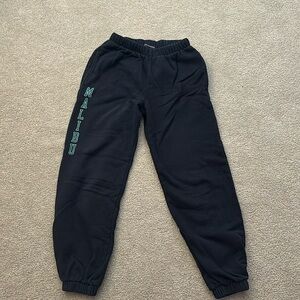 Brandy Melville “MALIBU” Rosa sweatpants